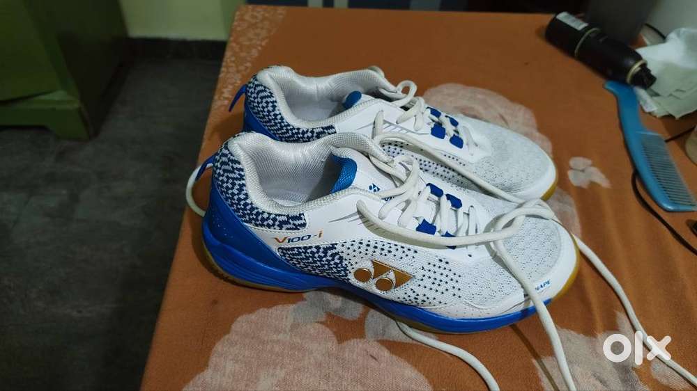 Badminton Shoes YONEX V100-i
