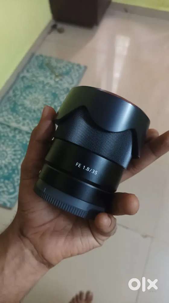 Sony 35mm 1.8 lens.. Mint condition