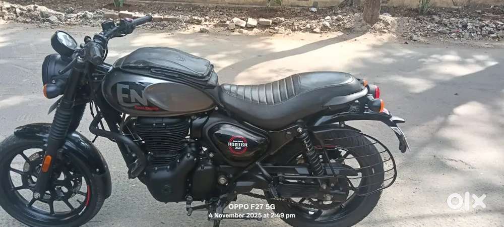 Royal Enfield hunter 350   (  2024 ) ( km 20000 )