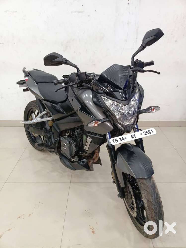BAJAJ PULSAR NS 200 2019 BLACK COLOR