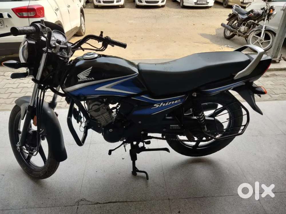 Shine bike 2024 model bilkul saaf hai all documents complete