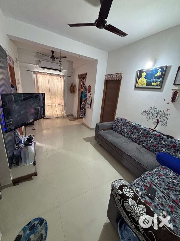 7th floor, corner flat