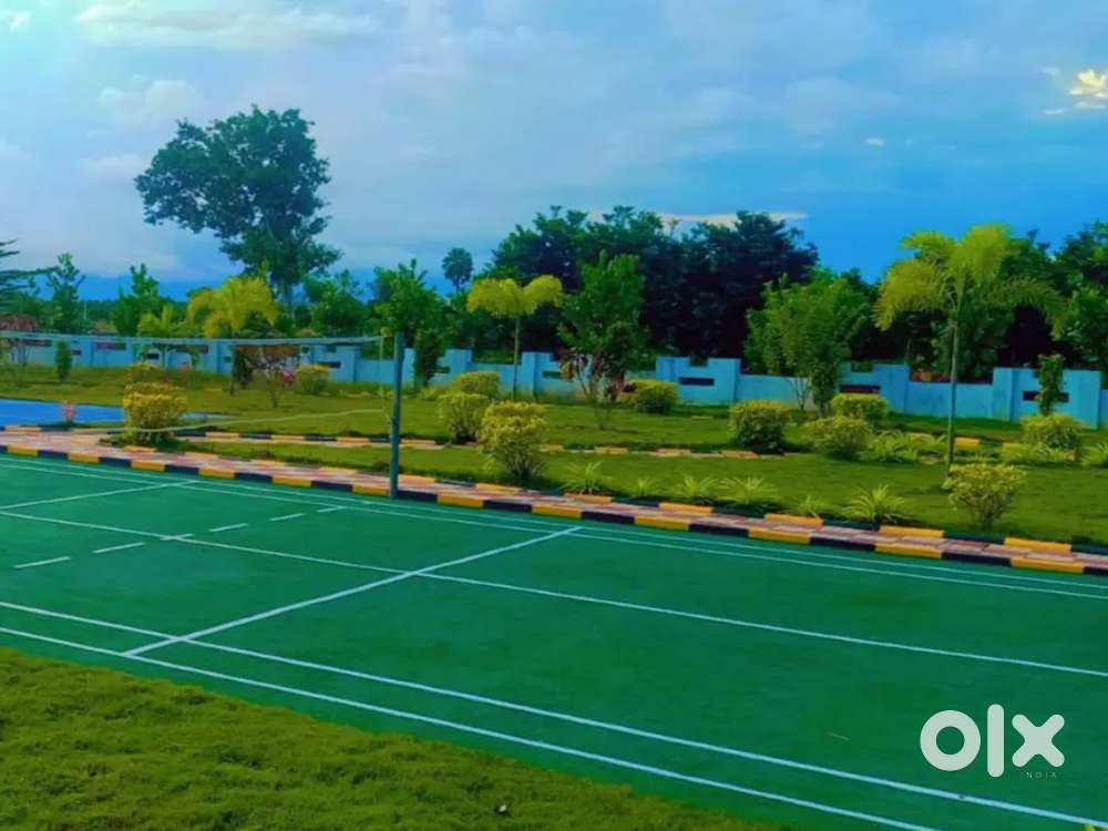 GATED COMMUNITY VILLA PLOT FOR SALE.