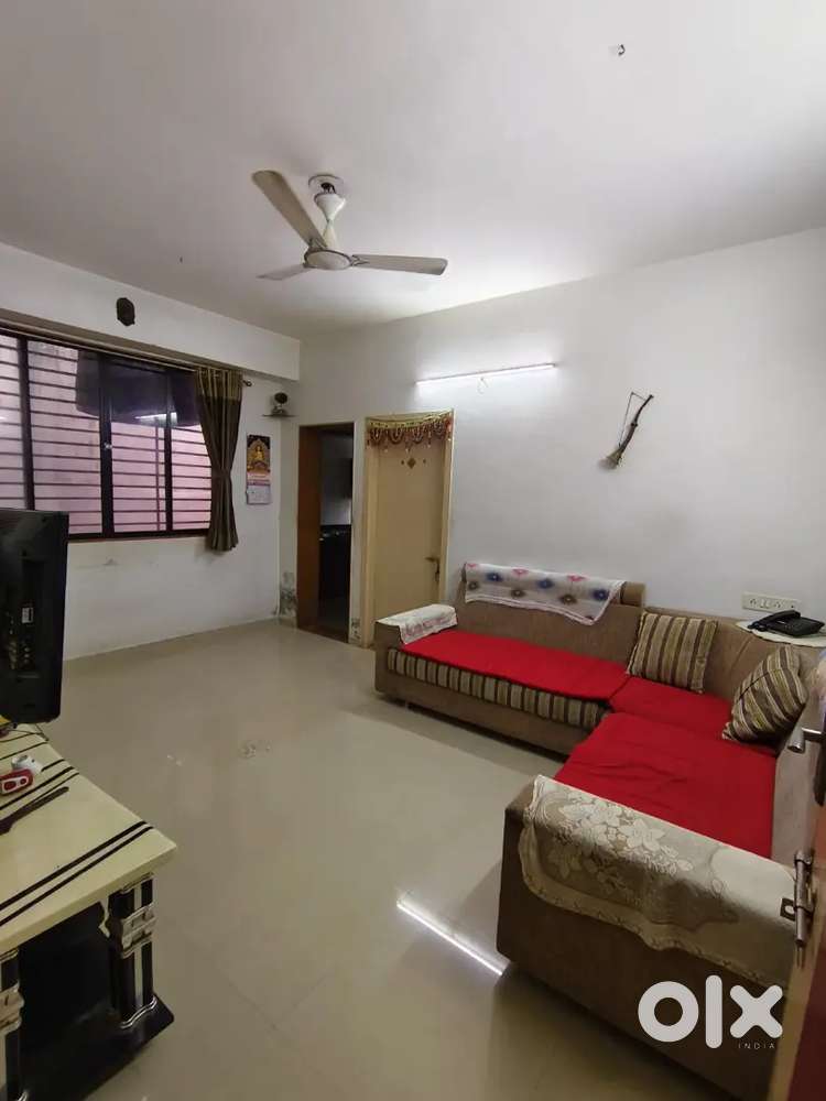 Sofa cum bed with corner. Set , with 7 pillo big size and shapes good