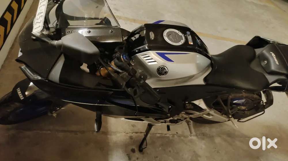 R15 M carbon fibre only 3000 km driven