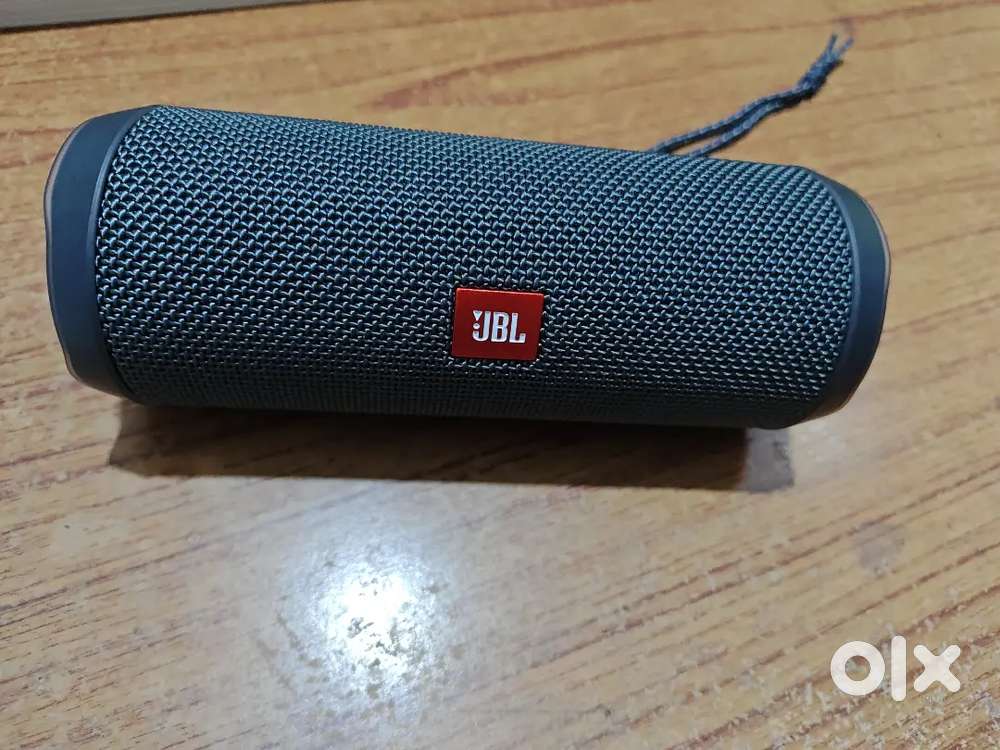 Newly bought speaker ( only 15 days)
