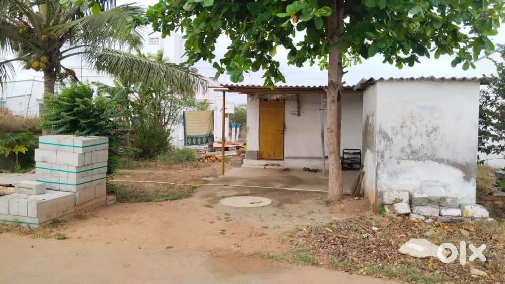 An individual house ready to occupy in posh location