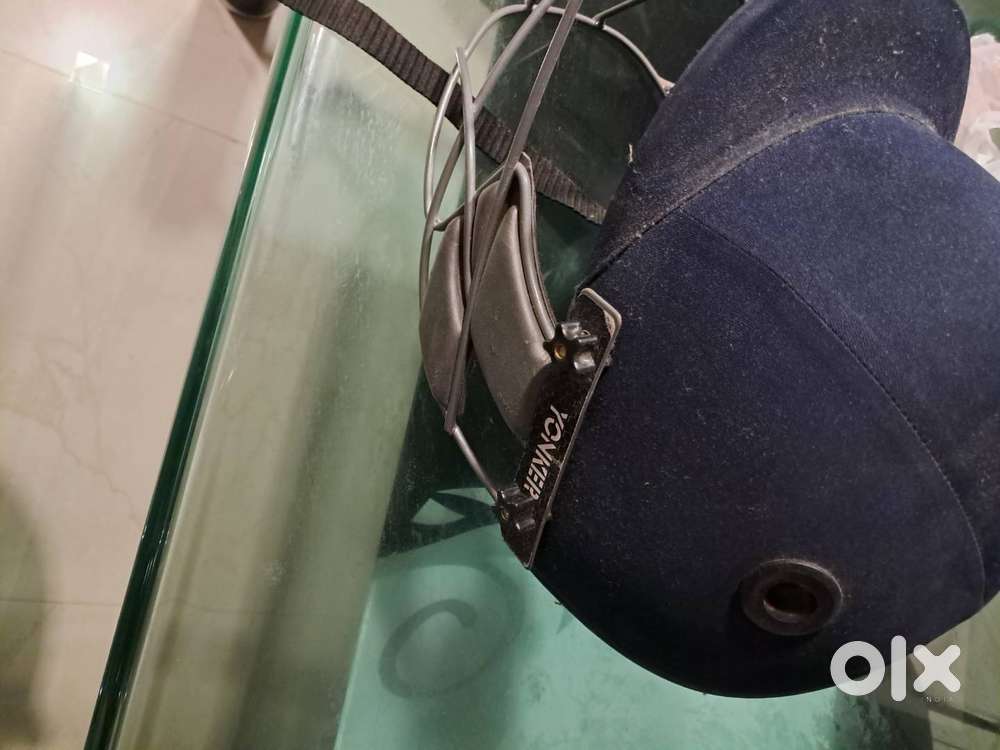 Cricket helmet