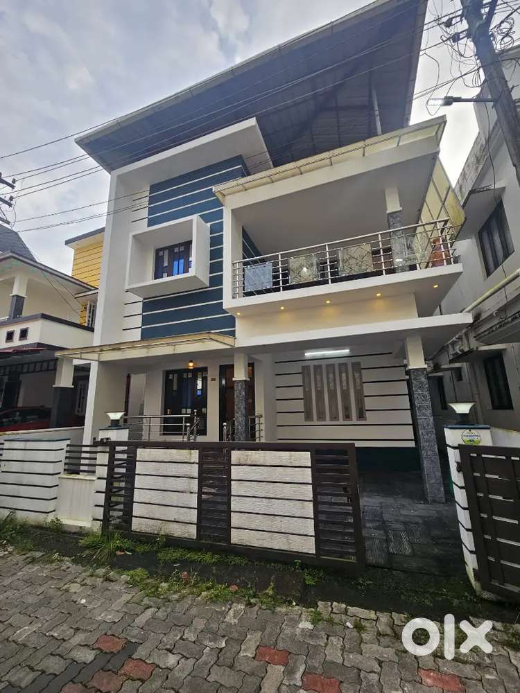 3 BHK VILLA FOR SALE AT KAKKANAD PUKKATUPADY