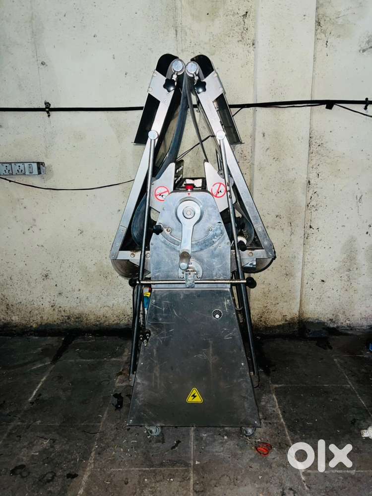 Dough sheeter