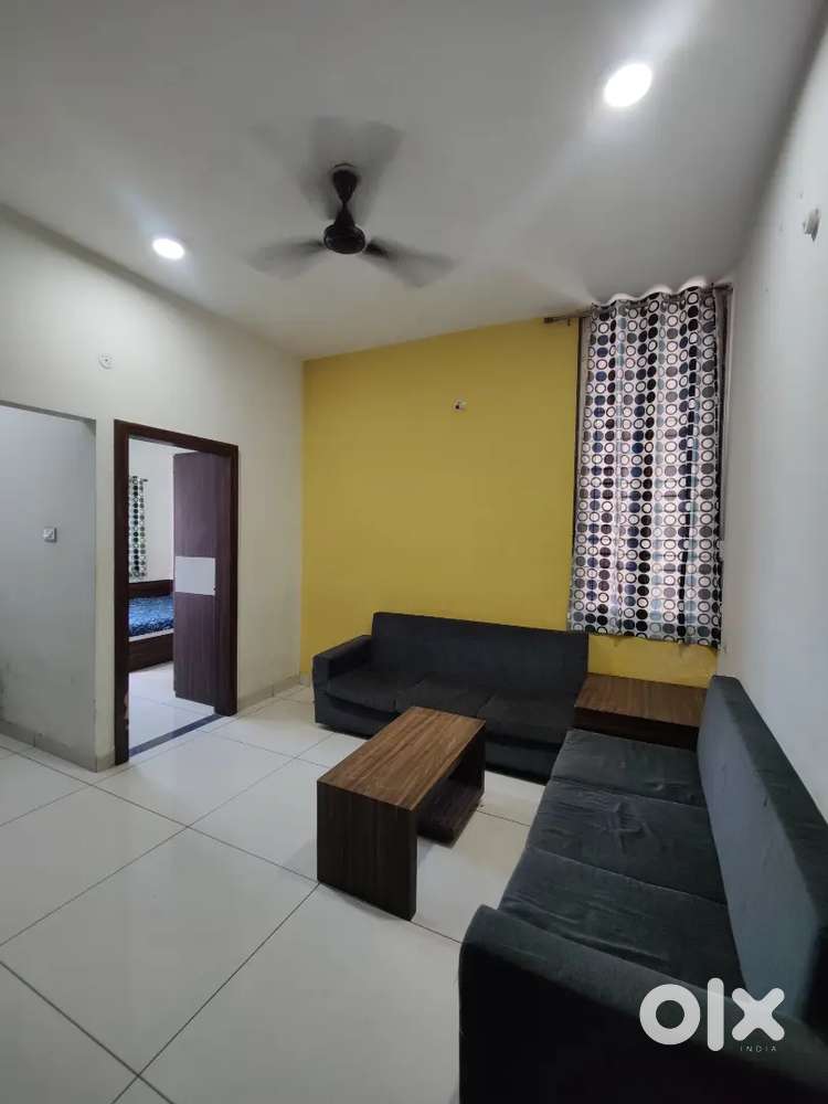 Independent 1bhk fully furnished flat for rent near Bombay hospital