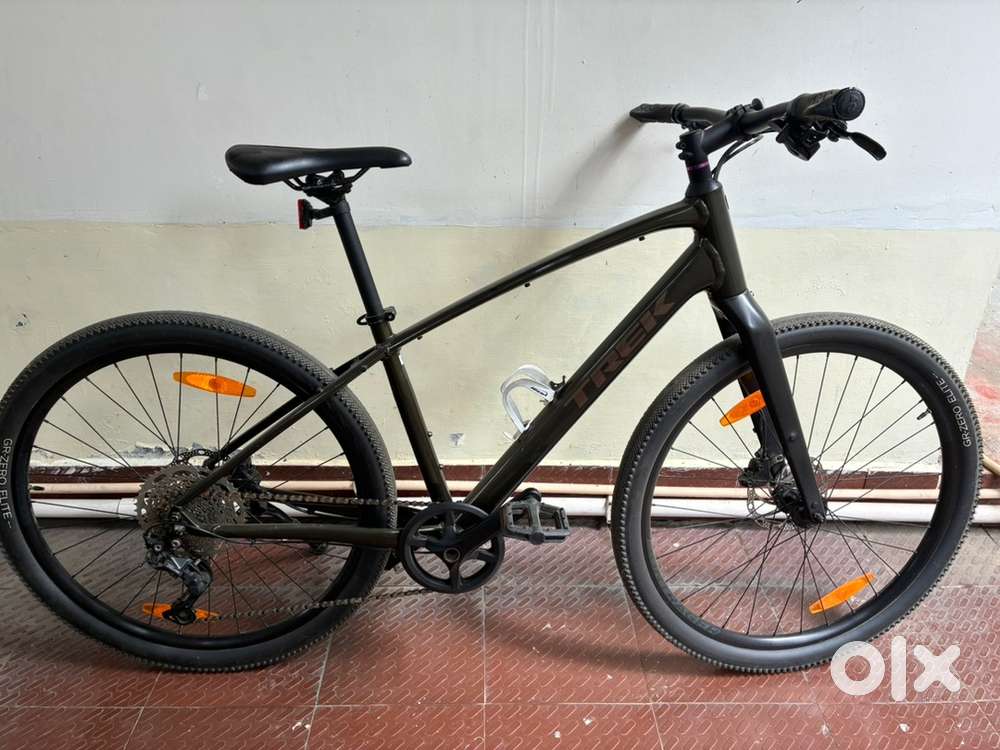1 year old 500 kms run M Size Trek Dual Sports 3 Gen 5 cycle