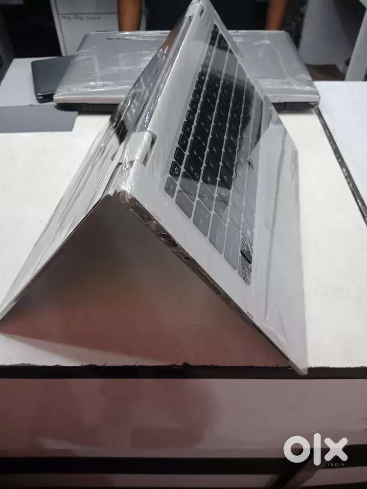 Hp i7 8th gen slim laptop,,14 full hd touch scren,16gb ram, 512gb ssd