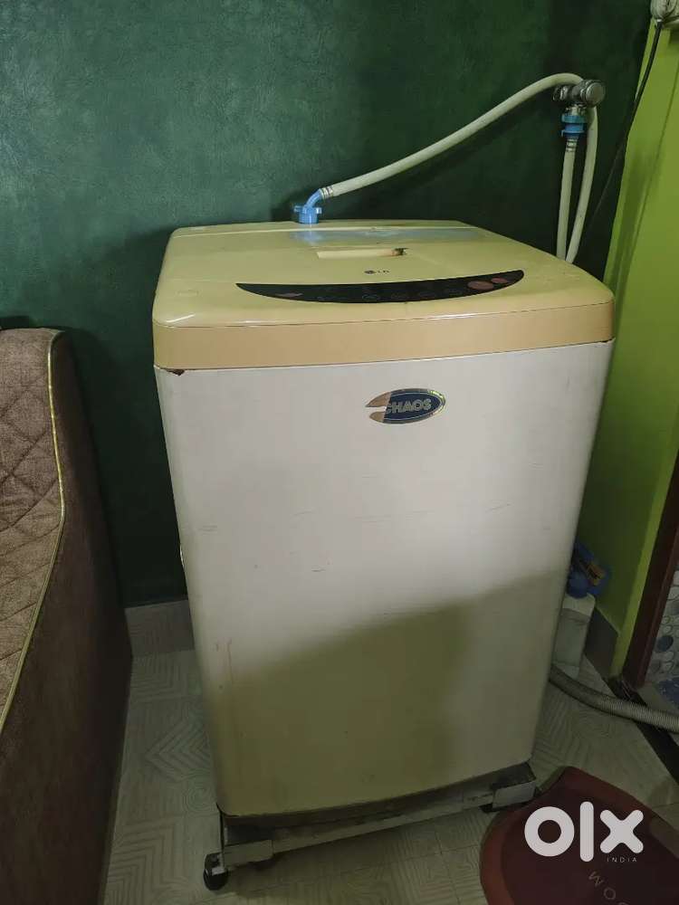 LG  5.5 Fully Automatic Top Load Washing  Machine