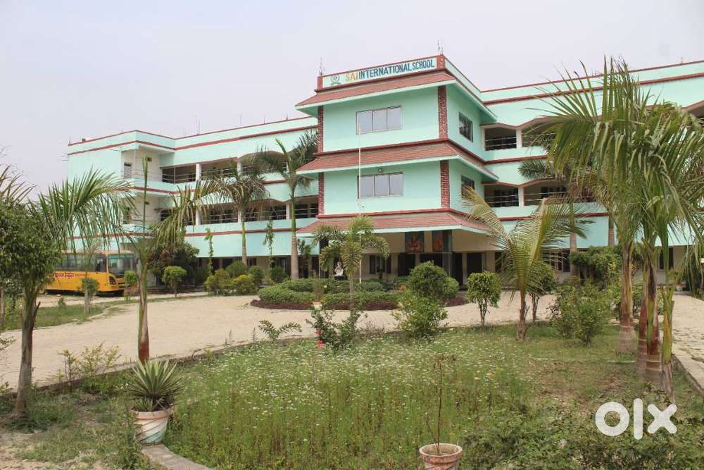Rahana khana free school ki gadi chalani hai chalani h