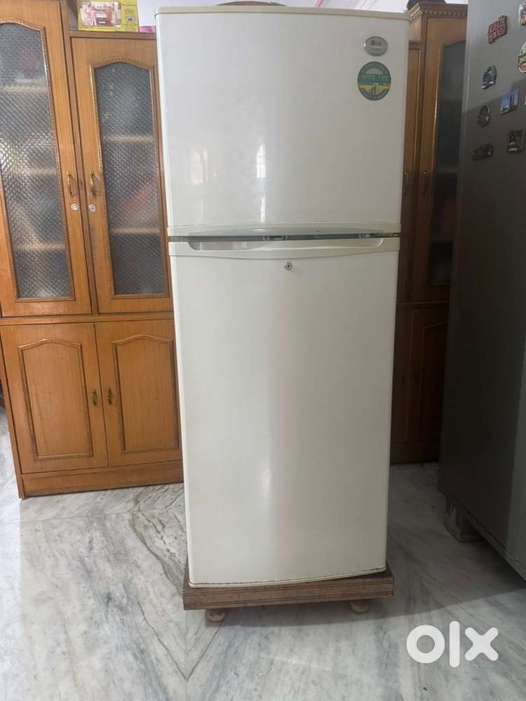 LG Refrigerator 330 L – Very Good Condition