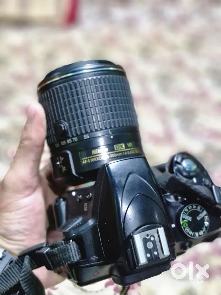Nikon 3300d in very good condition with 2 lences