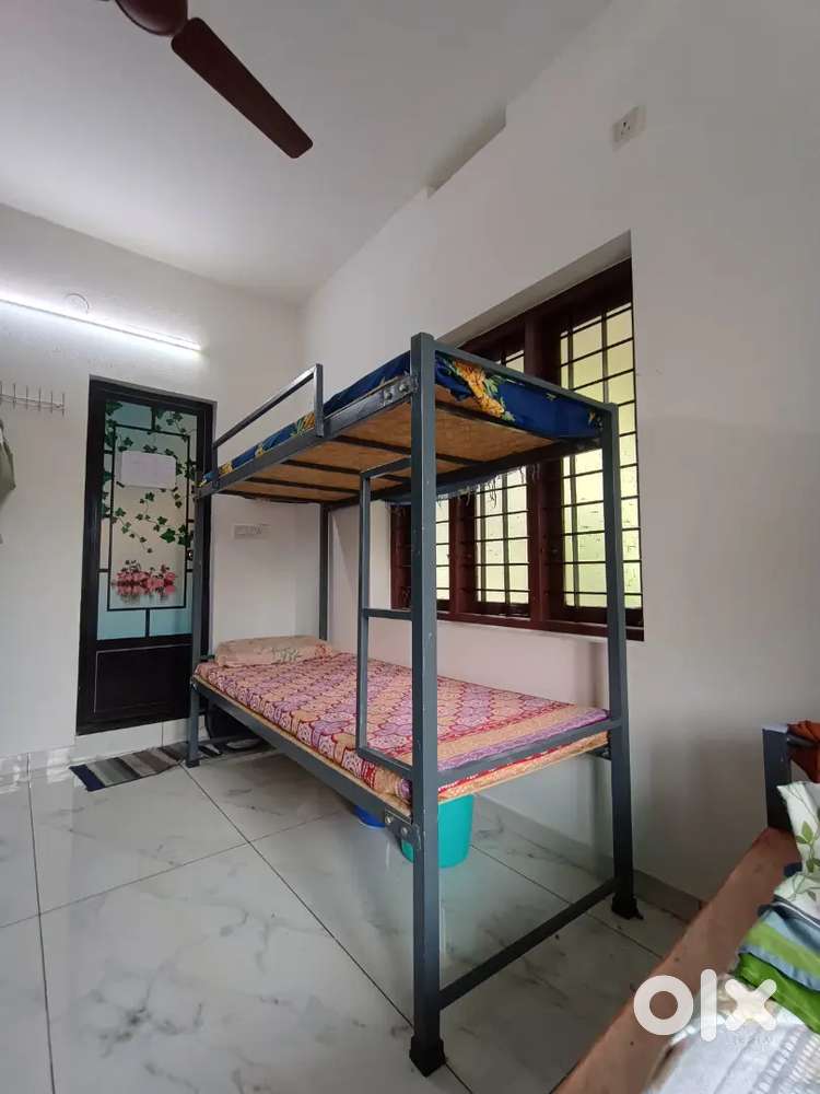 Mens pg.Neat accomodation with homely food