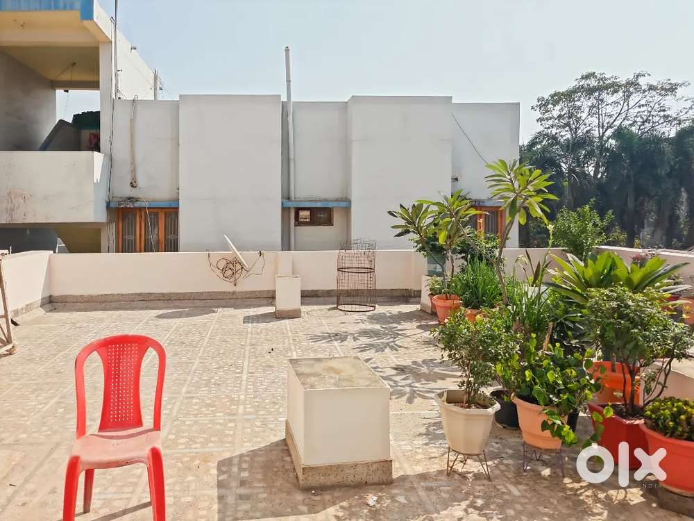 2bhk newly renovated furnished independent floor in a porsche location