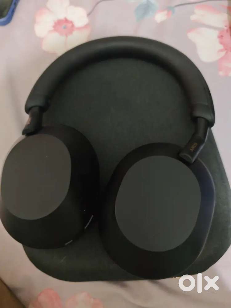 Sony WH-1000XM5 HEADSET 4MONTHS OLS