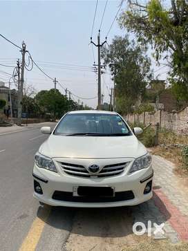 Toyota Corolla Altis 2012 Petrol Well Maintained