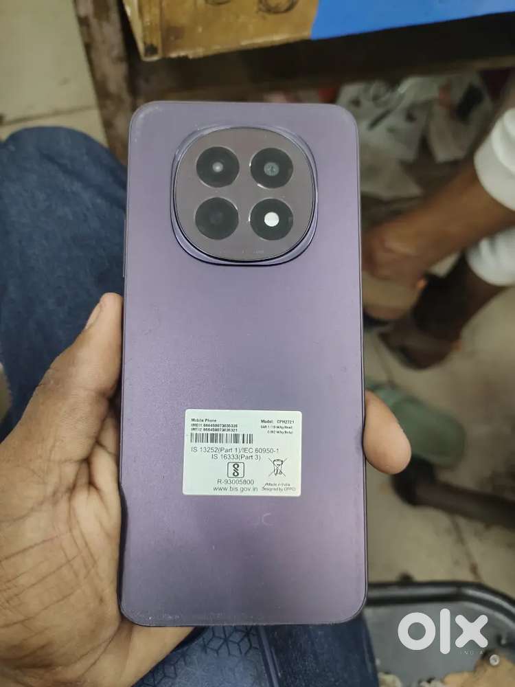 Oppo  f29 new phone hai bil box sab hai original charger hai