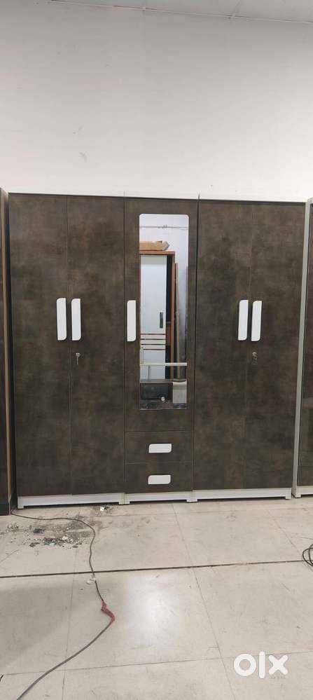 WELL FURNISHED 5 DOOR WARDROBE WITH WOODEN HANDLE SELL WITH FREE SHIPP