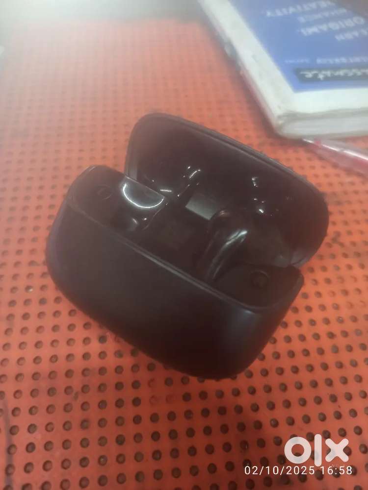 Boat erbuds