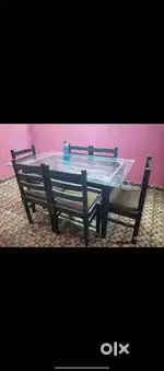 सागौन और कांच का डाइनिंग सेट 4 सीटर  कुल मात्रा 4 सेट