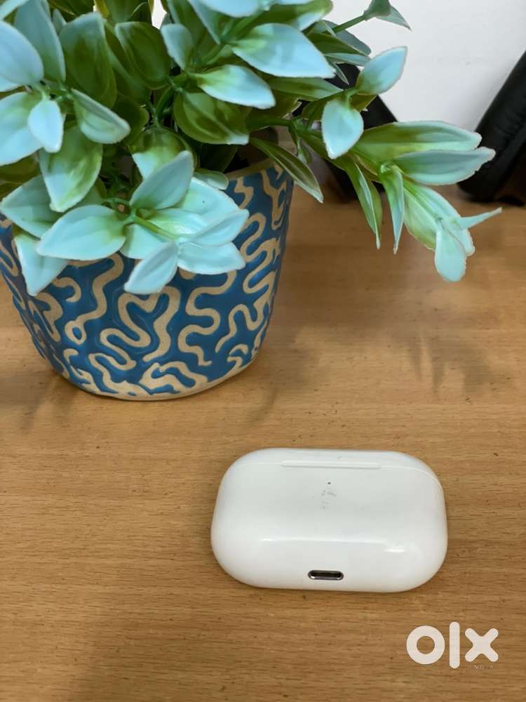 Apple airpods pro 1 generation