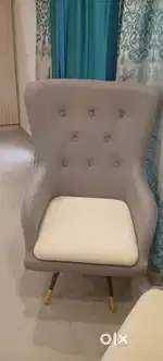 6 Ascent Dinning Chairs _New