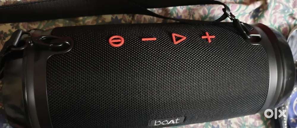 Boat stone 1500 bluethoot speaker up for sale for 4000rs
