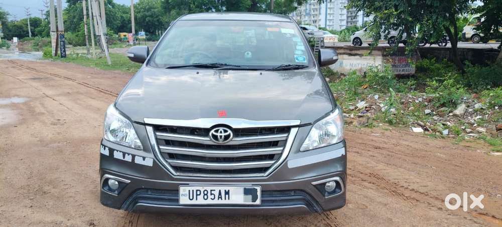 Toyota Innova 2004-2011 2.5 V Diesel 8-seater, 2013, Diesel