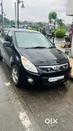 Hyundai i20 2012 model with sunroof top model well maintain