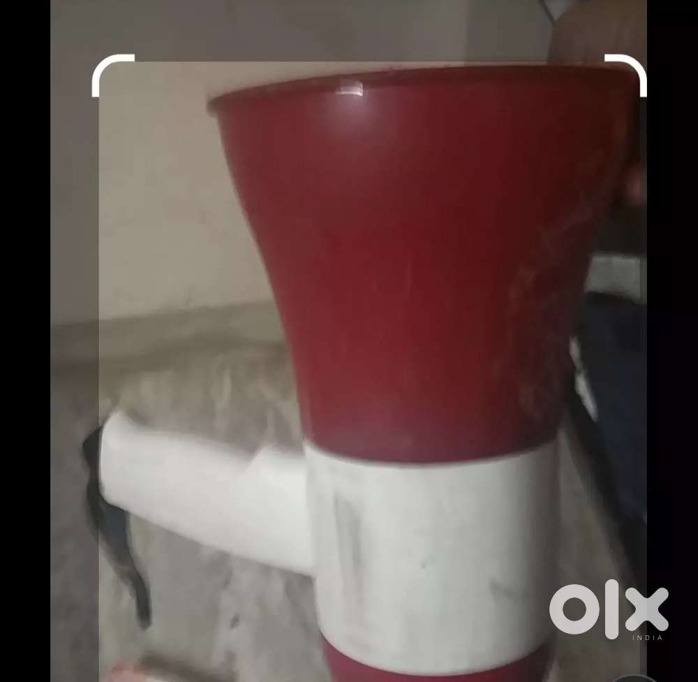 Wireless microphone speaker