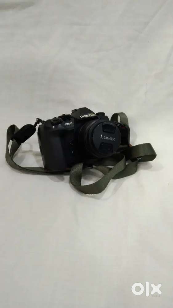 Olympus OM-D E - M1II camera with lenses