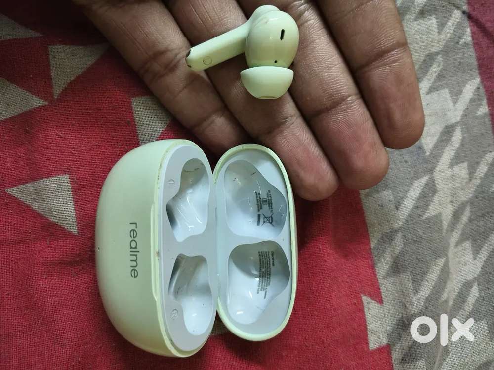 Realme t110 earbuds brand new