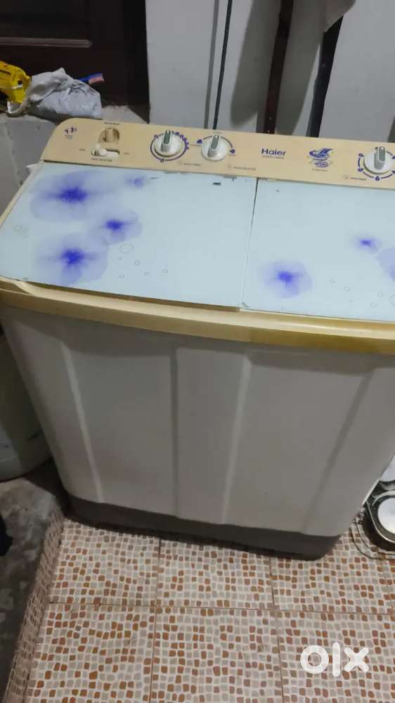 Haier 7.6 kg semi washing machine