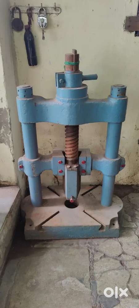 Hand press no 6