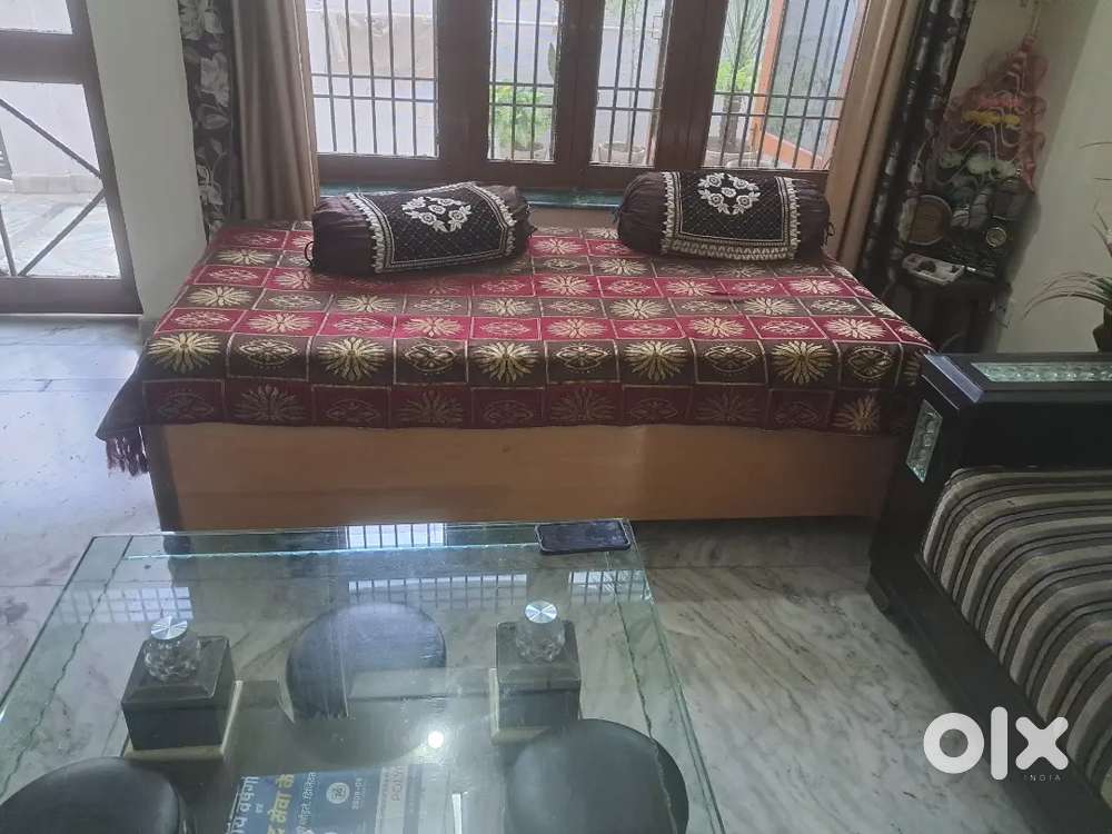 Diwan with storage box no mattress 6×3 Feet