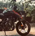 Showroom condition  bs6 black 250 gen 3