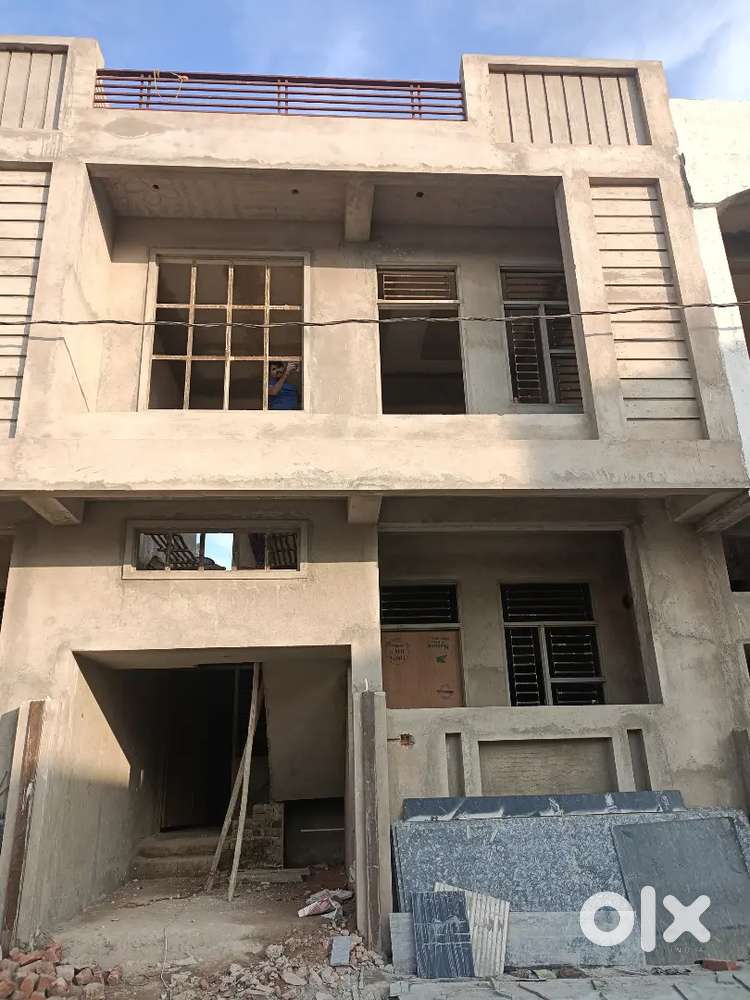 20*40 semi furnished villa on prime location.