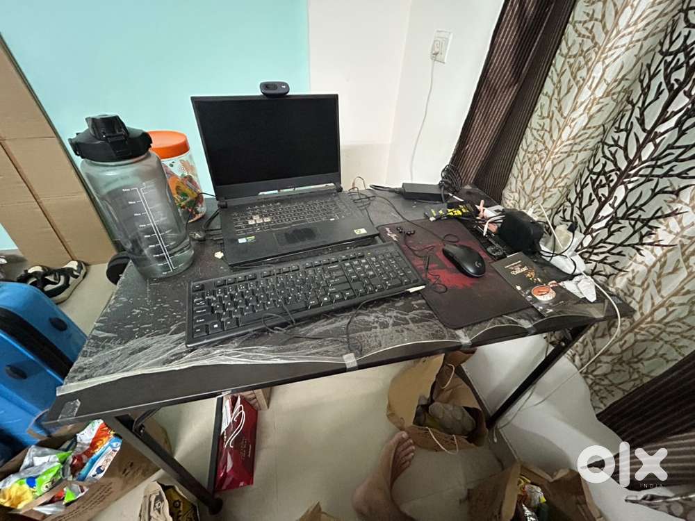 Computer table