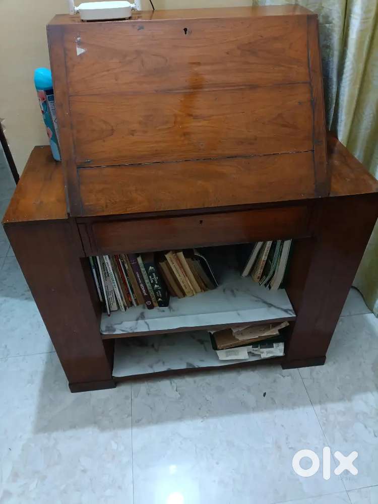 Computer Table with storage