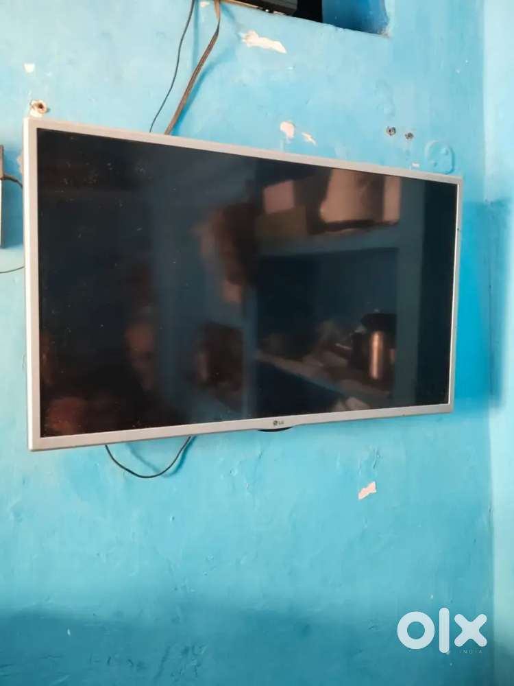 Lg 32inch tv with setup box and dishtv