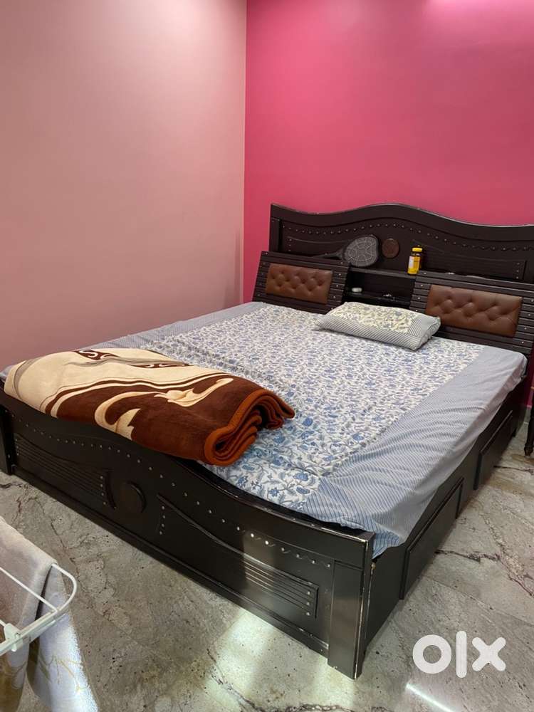 Double bed with box type and can be separated storage