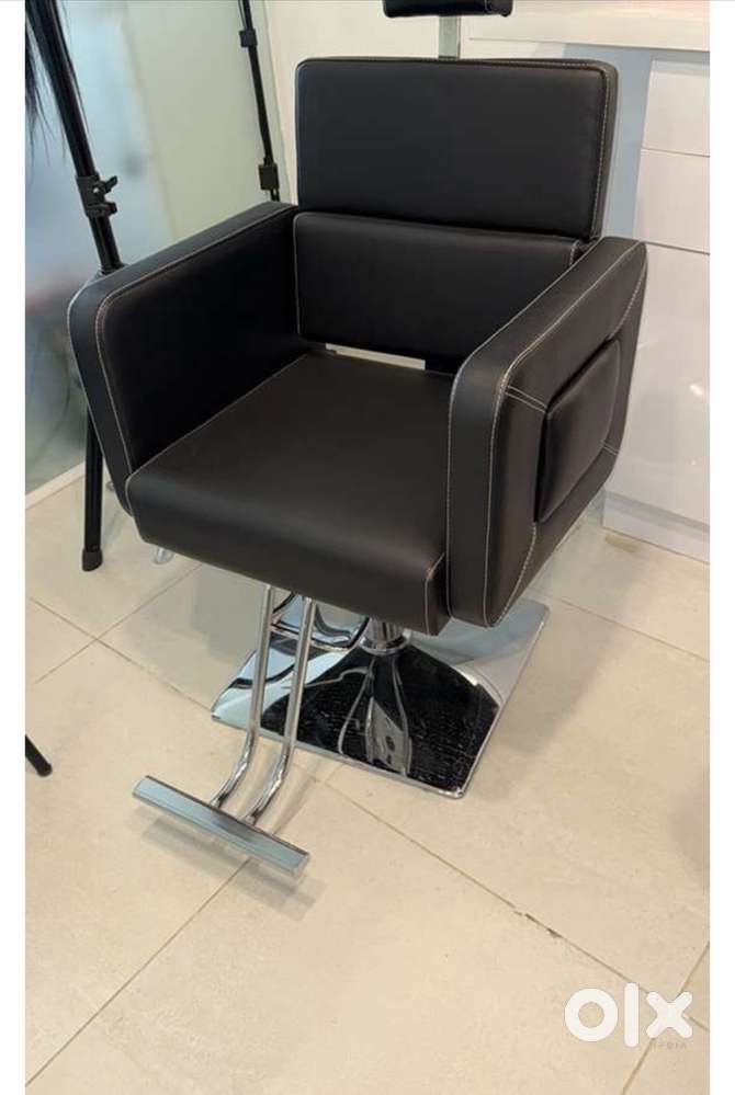 Urgent Sale! Brand New Hydraulic Beauty Parlour Chair