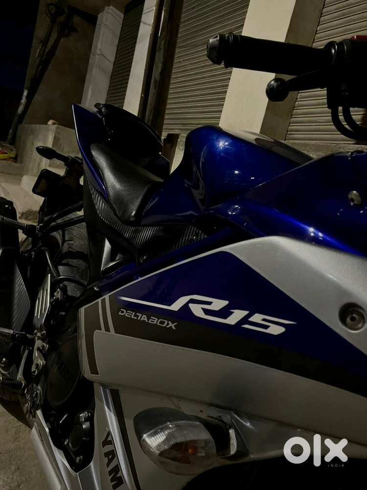 Yamaha r15v2