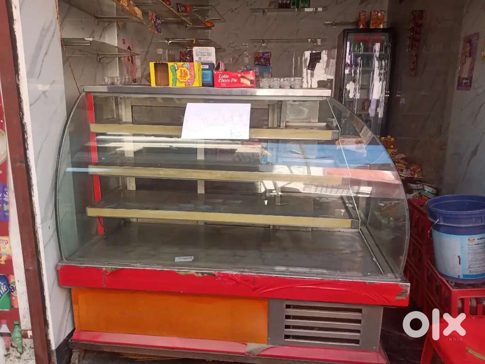 Fridge;  cakes pasty Counters