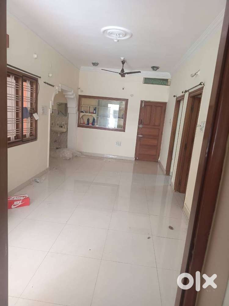 2 BHK FLAT AVAILABLE FOR RENT IN DOMLUR – PRIME LOCATION, READY TO MOV